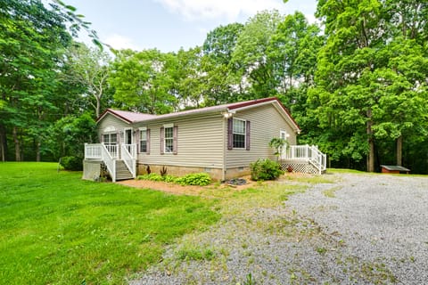 Kuttawa Vacation Rental w/ Smart TV, Near Marinas! House in Lake Barkley