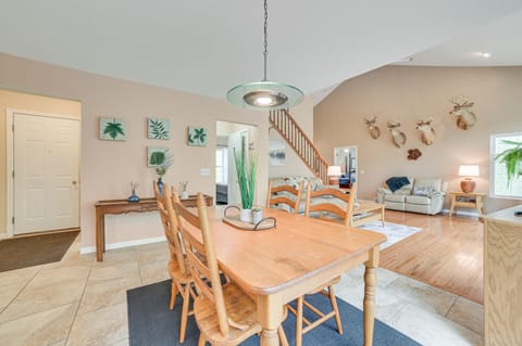 Pet-Friendly Kalkaska Home ~ 19 Mi to Torch Lake! House in Michigan