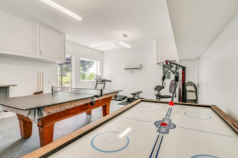 Game Room & BBQ: Cape Coral Escape, 5 Mi to Beach! House in Cape Coral