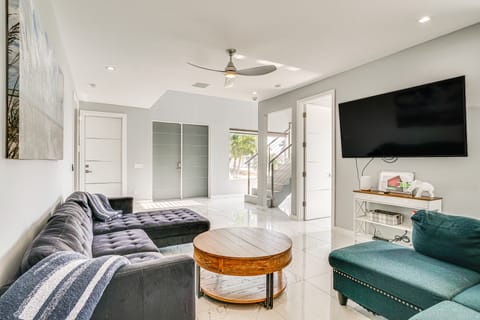 Game Room & BBQ: Cape Coral Escape, 5 Mi to Beach! House in Cape Coral