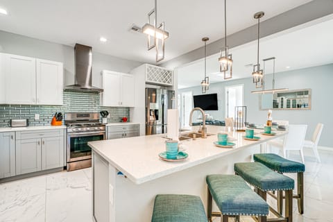 Game Room & BBQ: Cape Coral Escape, 5 Mi to Beach! House in Cape Coral