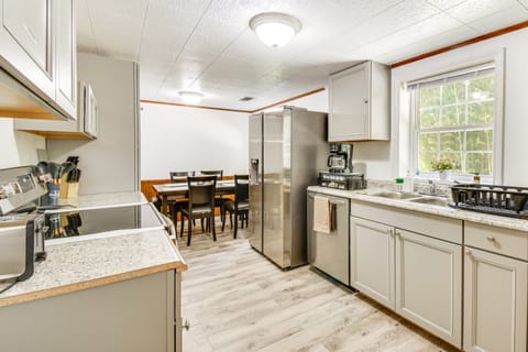 Seneca Vacation Rental w/ Grill Near Lake Hartwell House in Pickens County