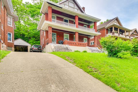 Pet-Friendly Cincinnati Apt: 5 Mi to Downtown! Apartment in Cincinnati