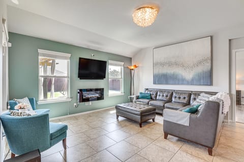 Chic & Relaxing Katy Escape w/ Community Pool! House in Harris County