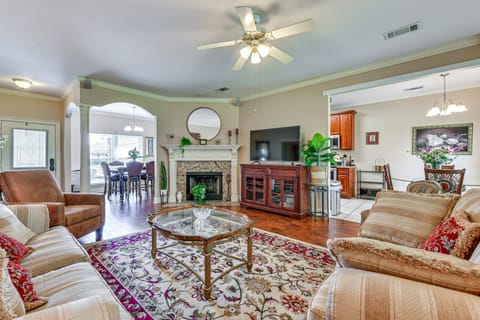 Baton Rouge Retreat w/ Patio, Grill & Fire Pit! House in Baton Rouge