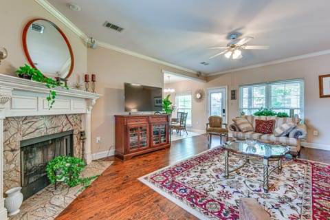 Baton Rouge Retreat w/ Patio, Grill & Fire Pit! House in Baton Rouge