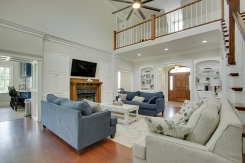 Spacious Rural Getaway in Lexington w/ Deck! House in Alabama