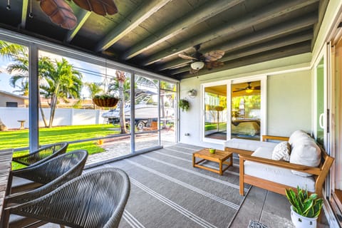 Location, Location! Stylish Home in Palm Beach! House in Palm Beach Gardens