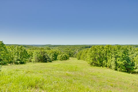 Peaceful Missouri Getaway w/ Valley View & Patio! Apartment in Ozark Mountains