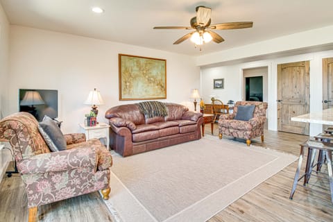 Peaceful Missouri Getaway w/ Valley View & Patio! Apartment in Ozark Mountains