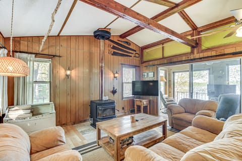 Waterfront Spirit Lake Cabin w/ Boat Rental! House in Minnesota