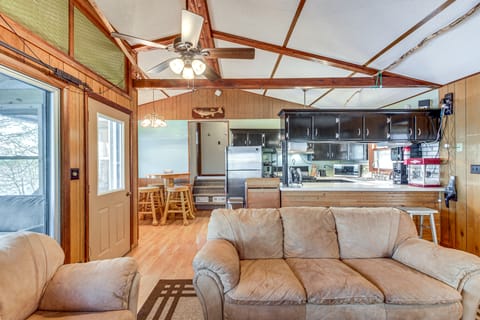 Waterfront Spirit Lake Cabin w/ Boat Rental! House in Minnesota