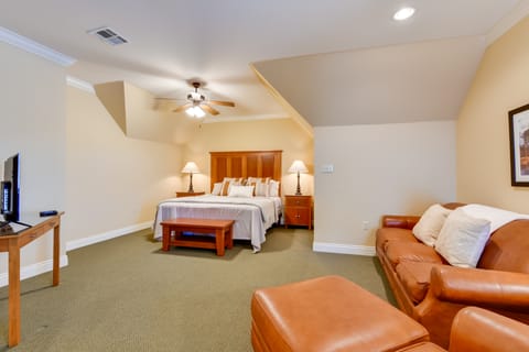 Springfield Studio Rental w/ Golf Course View! Apartment in Mississippi