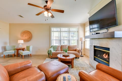 Spacious Springfield Home w/ Golf Course View! Villa in Mississippi