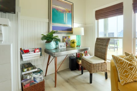 Steps to Bolivar Beach: Home w/ Deck & Grill House in Bolivar Peninsula