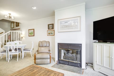 2 Mi to Beach: Gem w/ Enclosed Patio in Selbyville Apartment in Sussex County