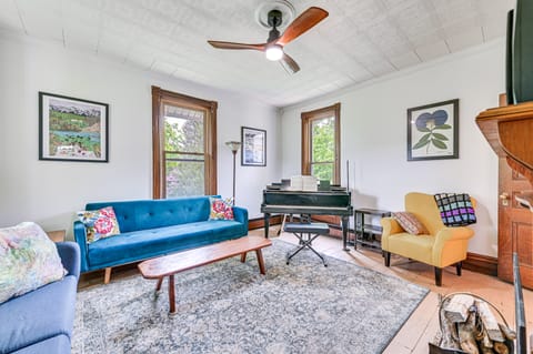 Family Home w/ Yard & Fire Pit in Middleburgh! House in Capital District, NY, USA