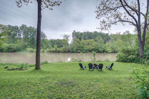 Spacious Riverfront Delaware Home w/ Views House in Ohio