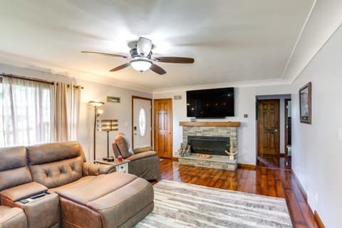 Port Clinton Home: Hot Tub, Steps to Portage River House in Lake Erie