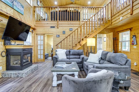 Tennessee Mountain Cabin ~ 18 Mi to Knoxville! House in Knoxville