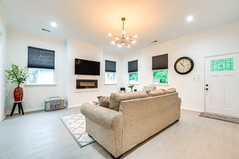 Walk to Downtown! Modern Hogansville Home w/ Patio House in Alabama