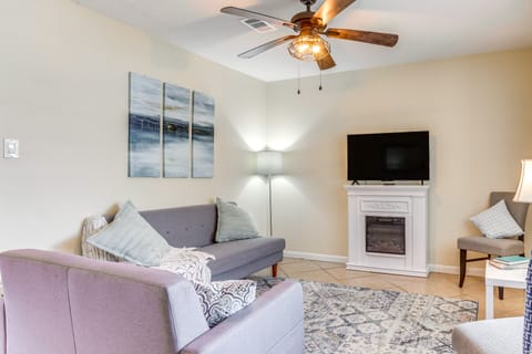 Pace Family Home: 1 Mi to Beach & Park! House in Alabama