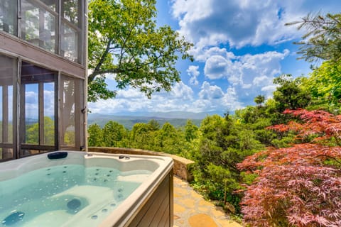 Tallassee Family Home w/ Stunning Smoky Mtn Views House in Great Smoky Mountains