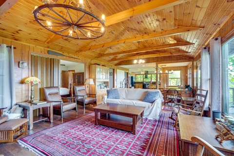 Tallassee Family Home w/ Stunning Smoky Mtn Views House in Great Smoky Mountains