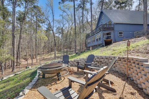 Private Beach & Dock! Cozy Lake Sinclair Cabin House in Lake Sinclair