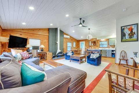 Modern Cabin in Lake Placid w/ Mountain Views! House in Adirondack Mountains