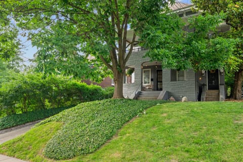 Cincinnati Apartment: 1 Mi to Hyde Park Square! Apartment in Mount Lookout