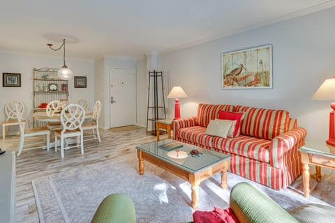 Walk to Harbour Town: Quaint Sea Pines Gem Apartment in Hilton Head Island