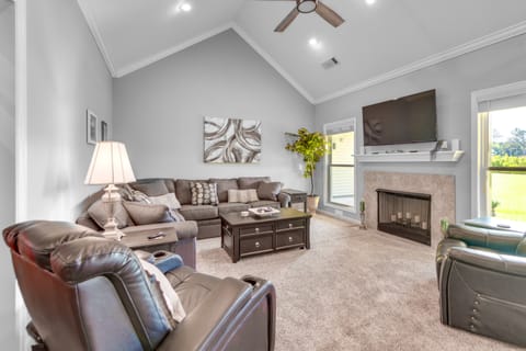 Family-Friendly Abbeville Home w/ Fire Pit & Games House in Alabama