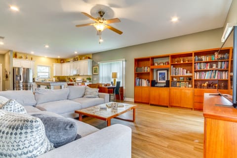 Pet-Friendly Pensacola Home ~ 2 Mi to Bruce Beach! House in Pensacola