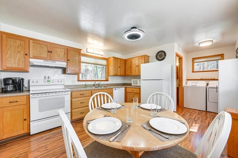 Peaceful Eureka Getaway - 1 Mi to Glen Lake! House in Idaho