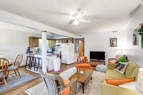Unwind Poolside, Walk to Sand! Ocean City Condo Apartment in Ocean City
