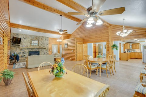 Peaceful Garden City Getaway w/ Grill & Fire Pit House in Ozark Mountains