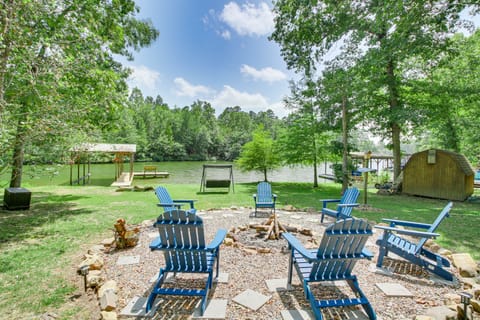 Hot Springs Retreat w/ Private Dock + Hot Tub! Cottage in Piney