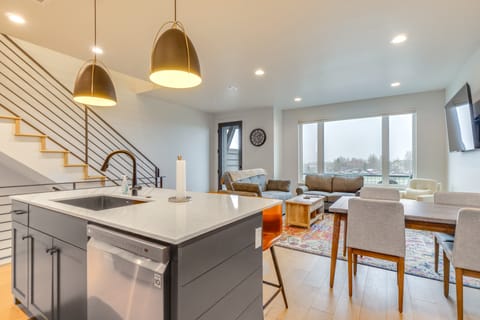 Peaceful Crested Butte Townhome w/ Mountain Views Apartment in Colorado