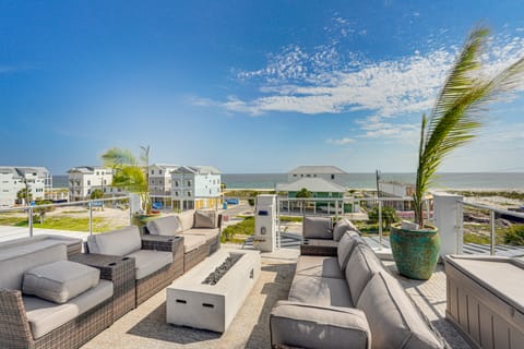 Rooftop Deck & Hot Tub: Mexico Beach Home! House in Mexico Beach