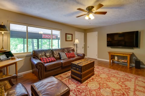 Gray Vacation Rental w/ Deck + Pond Access! House in Kentucky