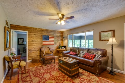 Gray Vacation Rental w/ Deck + Pond Access! House in Kentucky