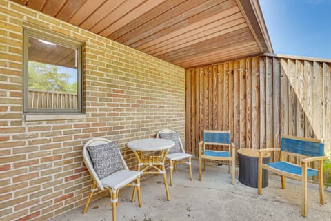 Cozy Meyers Lake Townhome: Near Hall of Fame! Apartment in Canton