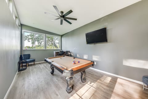 Lakefront Antioch Home: Dock, Kayaks, Game Room! House in Illinois