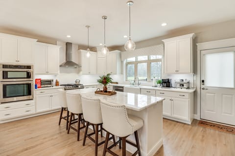 BBQ-Ready Deck: Lake Harmony Home w/ Fire Pit House in Kidder Township