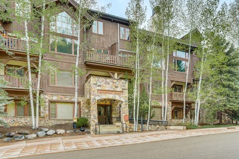 Walk to Lift: Arrowhead Ski Condo w/ Pool Access! Apartment in Edwards