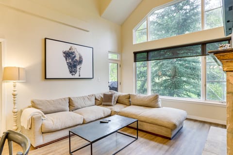 Walk to Lift: Arrowhead Ski Condo w/ Pool Access! Apartment in Edwards