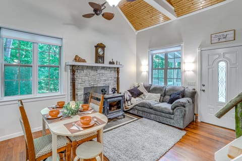 Secluded Vacation Rental Bordering Creek! House in Arkansas