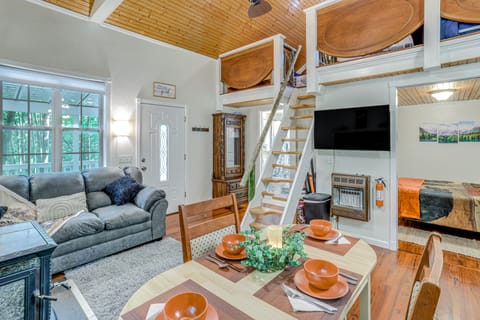 Secluded Vacation Rental Bordering Creek! House in Arkansas