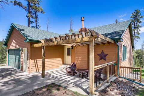 Lead Home in the Mountains w/ Hot Tub + Views! House in North Lawrence